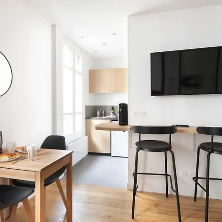 Daire Compoint 1 - Near Montmartre In *