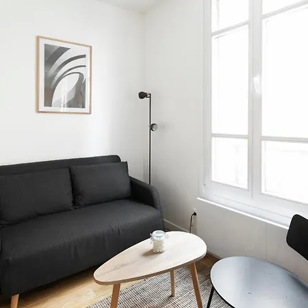 Compoint 1 - Near Montmartre In *