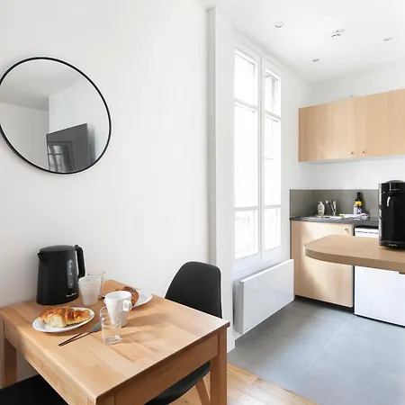 Daire Compoint 1 - Near Montmartre In *